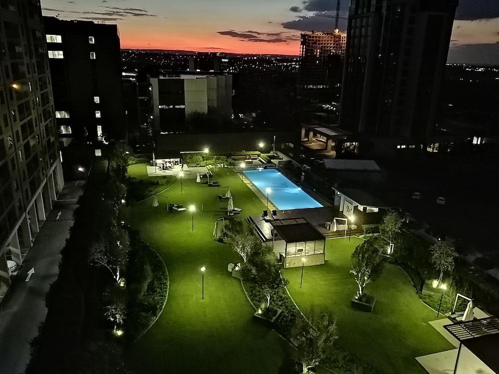 Westay Westpoint Apartments Sandton Dış mekan fotoğraf